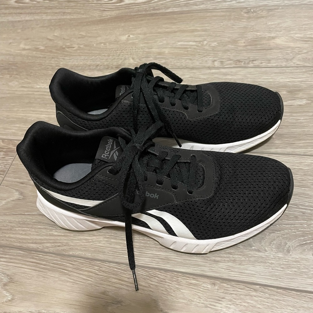 Reebok Size 9 Black Sneakers Running Shoes
